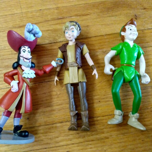 Disney Peter Pan Captain Hook & Lost Boy Action Figures - Picture 3 of 9